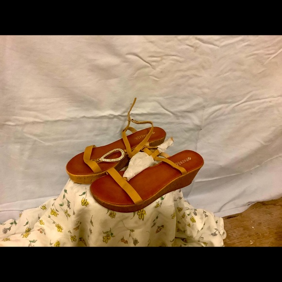 Patrizia “by in spring step” - Picture 1 of 2